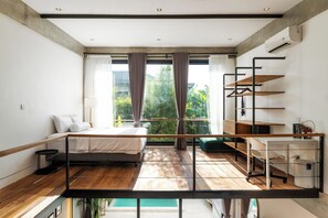 Loft luxo, 1 quarto, piscina particular | Escrivaninha, espaço de trabalho para notebook