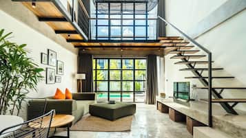 高級樓中樓客房, 1 間臥室, 私人泳池 | 書桌、筆電工作空間、熨斗/熨衣板、免費無線上網