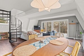 TV, DVD player, books, offices