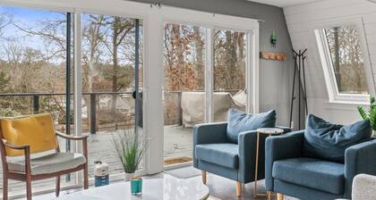 Walk to Water, Kayaks Included, Updated Home