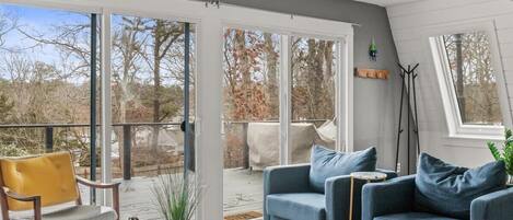 TV, DVD player, books, offices