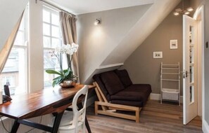 Living area - Charming 3bd 3br spacious maisonette in Kensington Design Museum  (London)