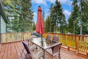 تناول الطعام بالخارج