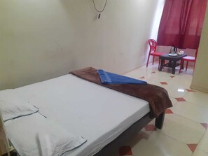 Standard Double Room | Free WiFi - OYO 810384 Swagat Resort  (Vasai)