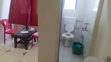 Standard Double Room | Bathroom