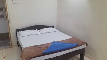 Standard Double Room | Free WiFi