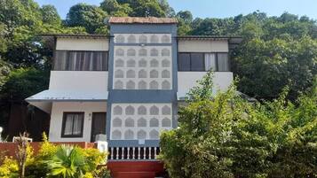 Family Duplex, Mountain View | Desk, laptop workspace, free WiFi