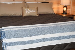 2 bedrooms, desk, free WiFi, bed sheets