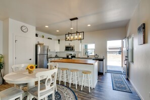 Dining - Lakefront Pagosa Springs Escape Near Hiking Trails (Pagosa Springs)
