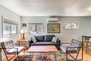 TV, books - Downtown Ouray Apt w/ River & Mountain Views! (Ouray)