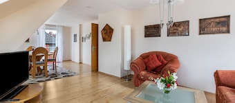 Apartment 'Ferienwohnung Flensburg Mürwik' with Shared Garden, Balcony and Wi-Fi