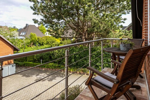 Apartment 'Ferienwohnung Flensburg Mürwik' with Shared Garden, Balcony and Wi-Fi