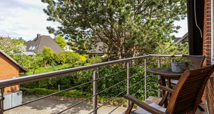 Apartment 'Ferienwohnung Flensburg Mürwik' with Shared Garden, Balcony and Wi-Fi