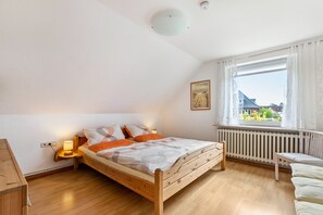 1 quarto, Wi-Fi de cortesia, roupa de cama