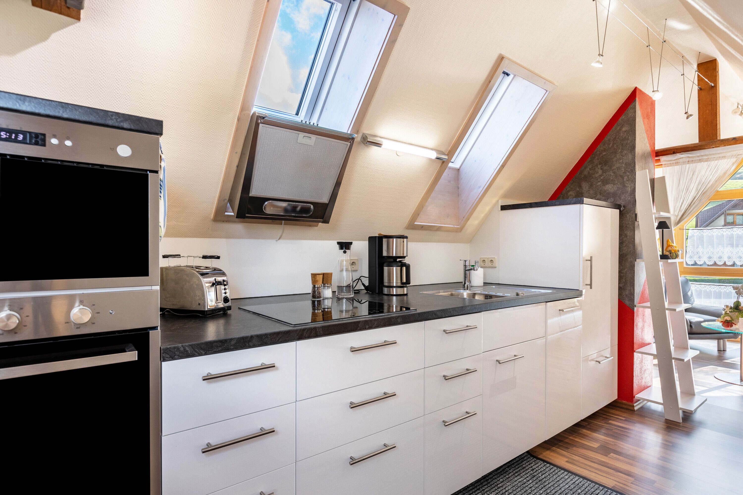 雪櫃、微波爐、焗爐、爐具