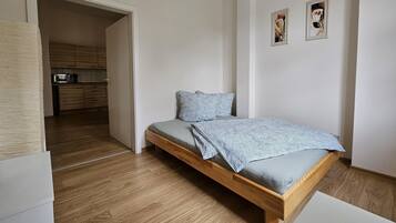 2 bedrooms, soundproofing, iron/ironing board, free WiFi