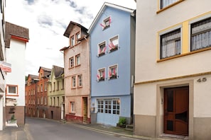 Exterior - Holiday Home Near Reichsburg Cochem with Wi-Fi, Infrared Sauna and Electric Dryer (Cochem)