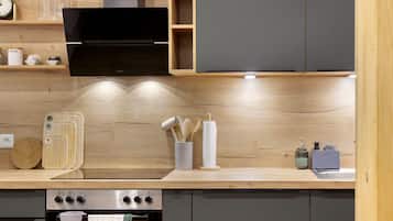 冷蔵庫、オーブン、コンロ、食器洗い機