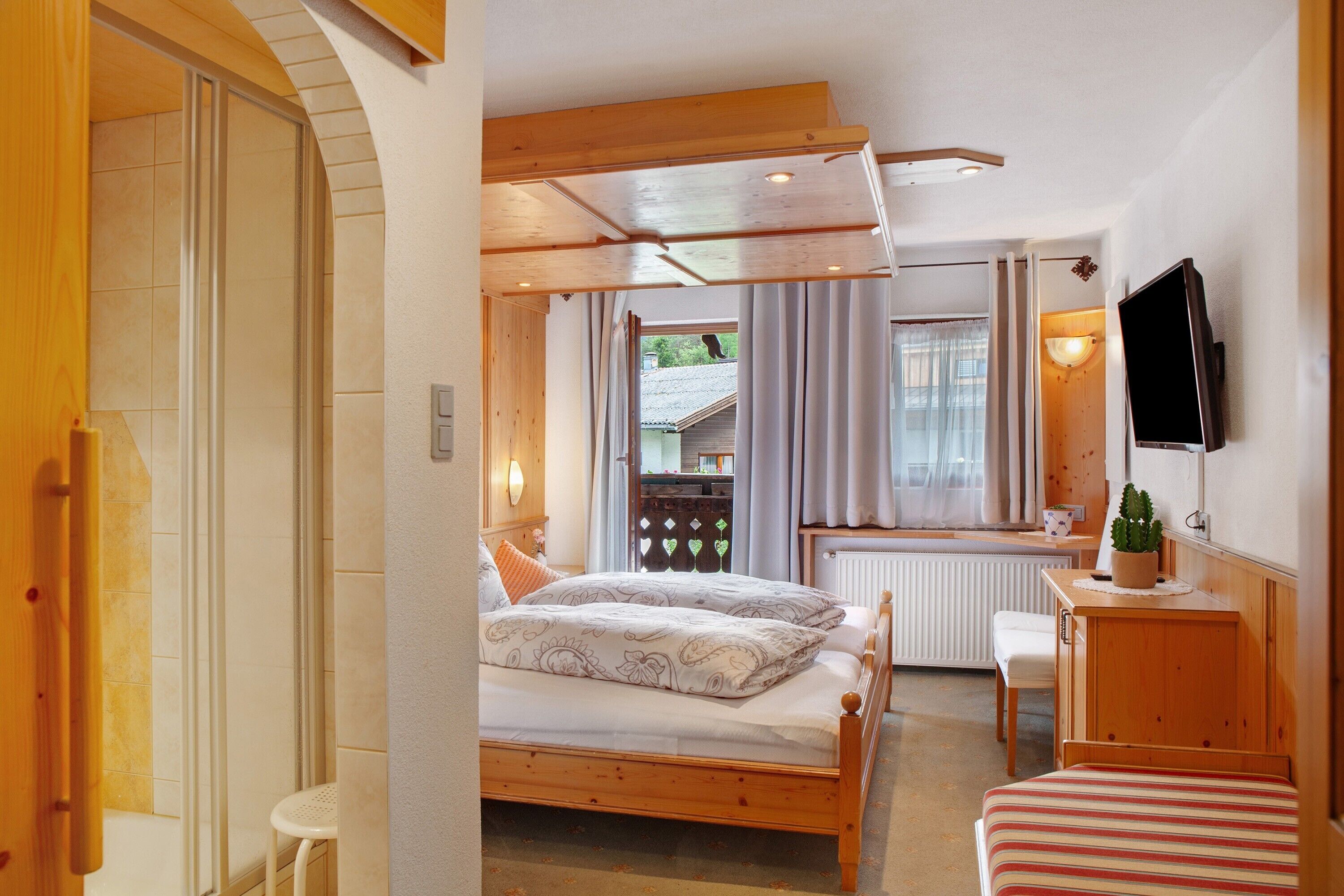 4 bedrooms, free WiFi, bed sheets