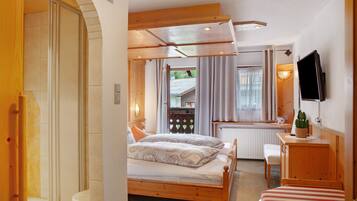 4 bedrooms, free WiFi, bed sheets