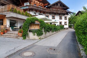Exterior - Apartment 'Ferienwohnung Bergsee' with Sea View, Shared Terrace and Wi-Fi (Oetz)