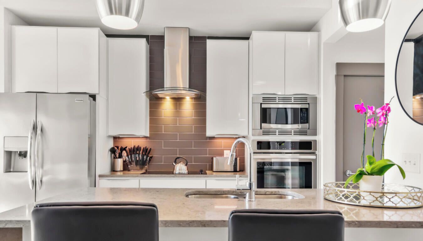 雪櫃、微波爐、焗爐、爐具