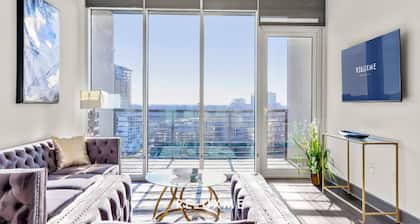 Reluxme | City Center High-Rise King 2BR + Skyline