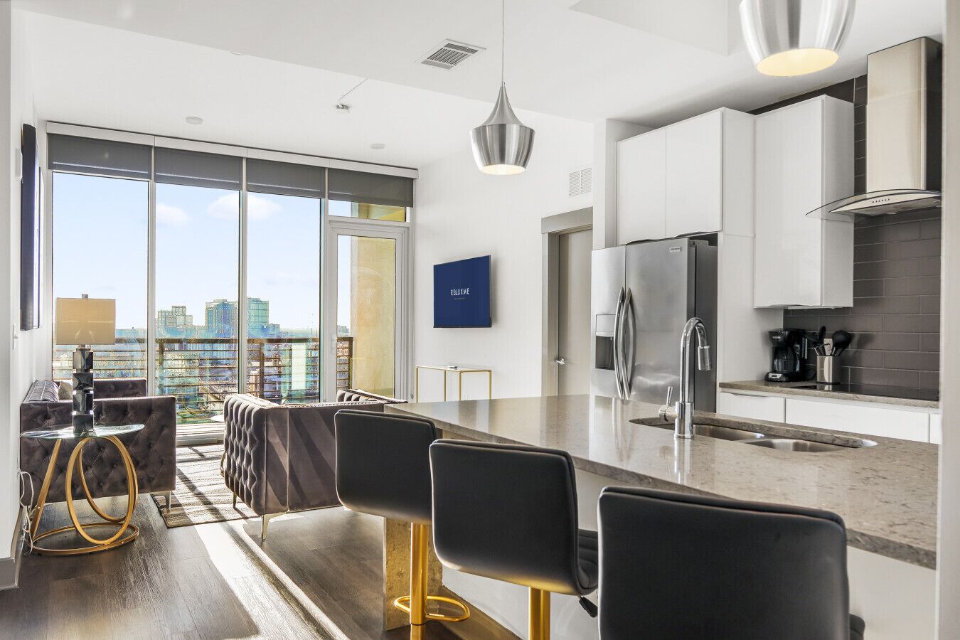 冰箱、微波炉、烤箱、炉灶