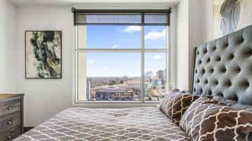 2 bedrooms, desk, iron/ironing board, travel crib