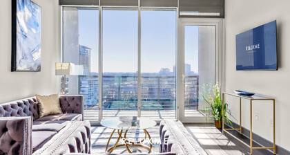 Reluxme | City Center High-Rise King 2BR + Skyline