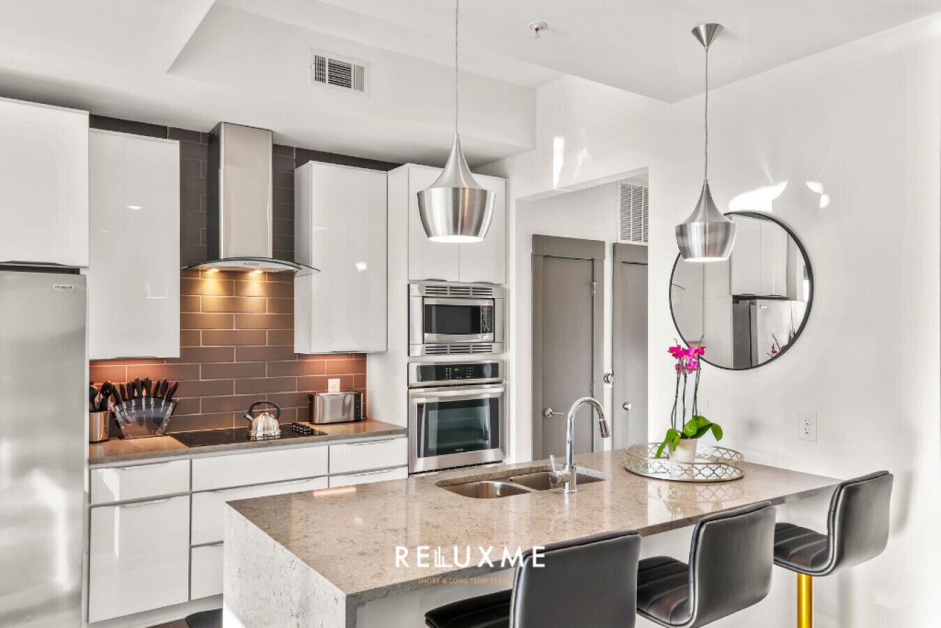 冰箱、微波炉、烤箱、炉灶