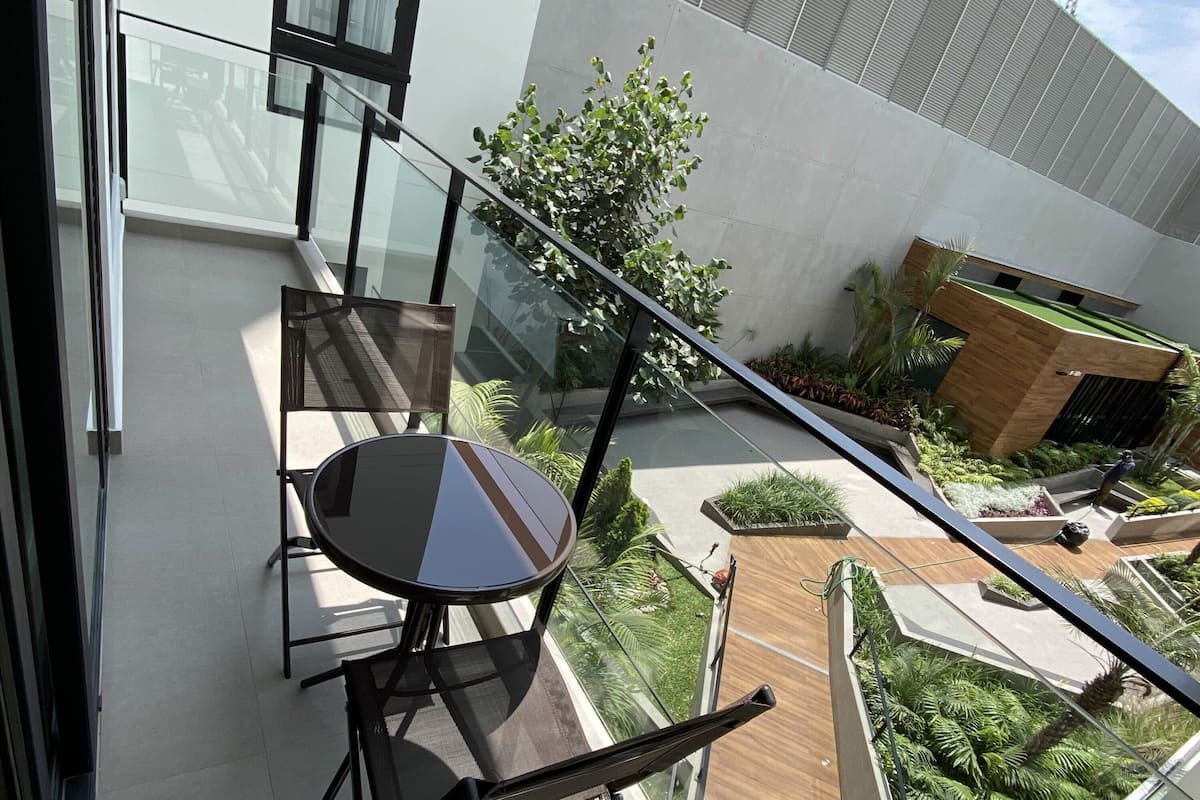 Appartement Affaires, 2 chambres, vue cour intérieure | Balcon
