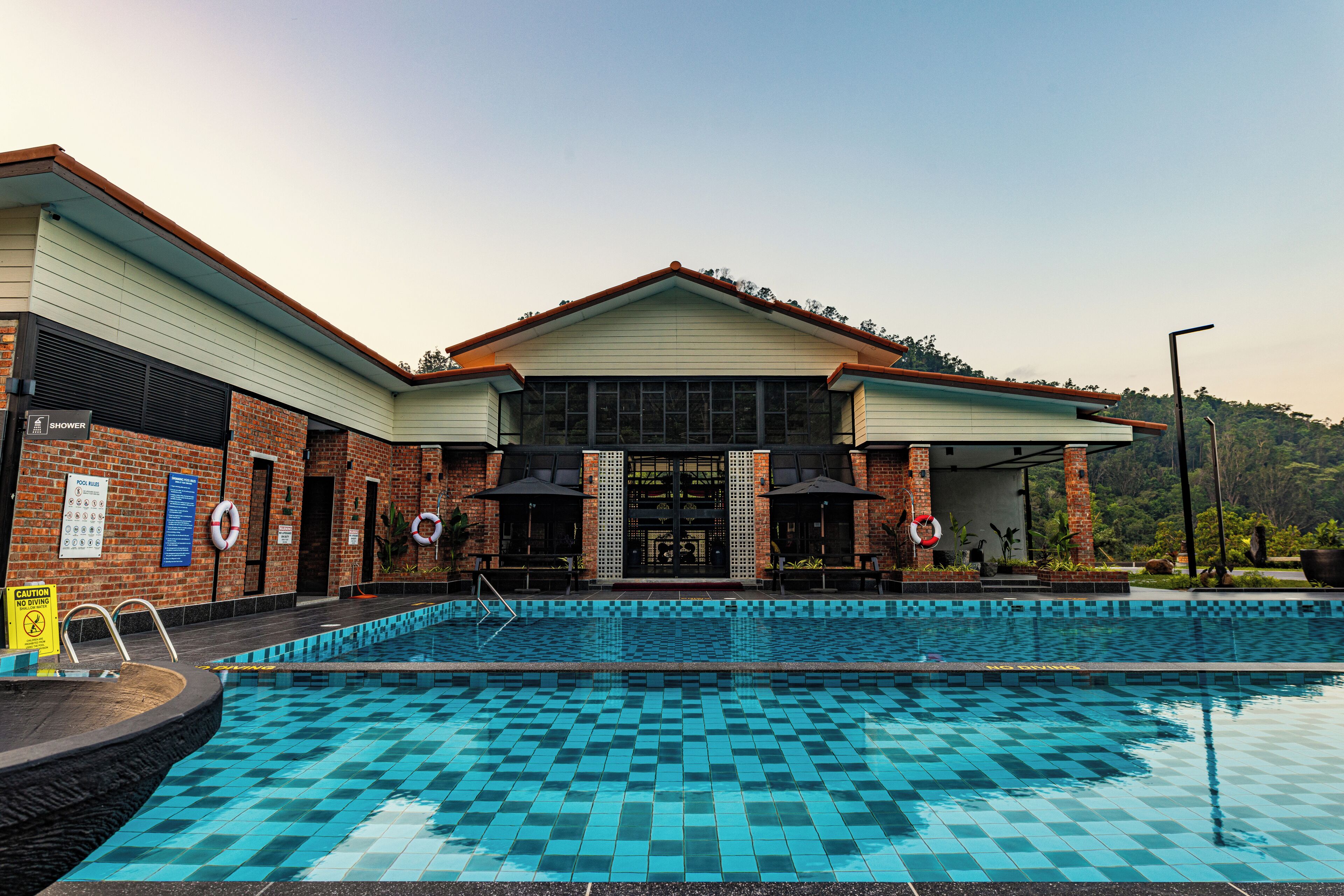 Kolam renang terbuka