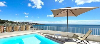 Villa Core: A bright and sunny independent house which faces the sun and the sea, with Free WI-FI.