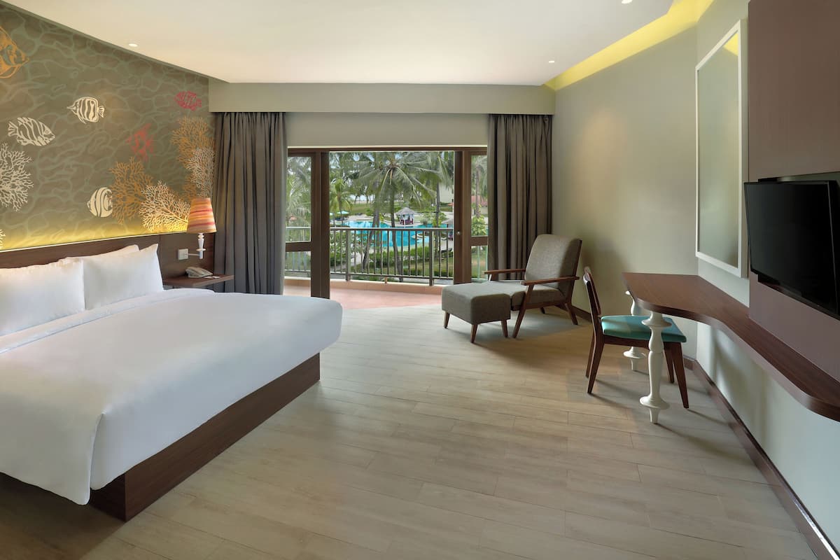 Deluxe Room, Pool View