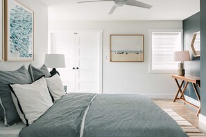 3 bedrooms, iron/ironing board, WiFi, bed sheets - Woodland Chase - Pool + Hot Tub by Wineries (Prince Edward)
