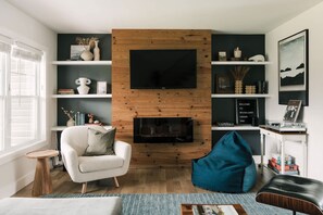 TV, fireplace, stereo, offices