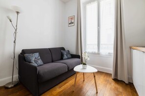 TV - Studio equipe centre nation - Paris 12 - 2P (Paris)
