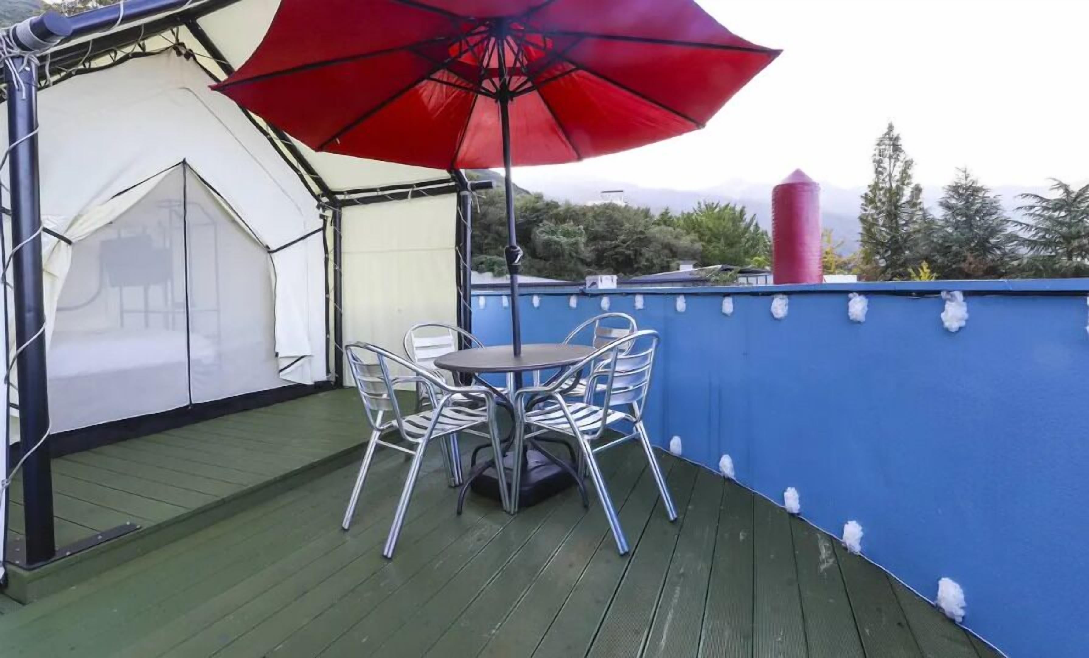 Glamping Room | Free WiFi, bed sheets