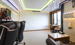 Multicinema | Accès au Wi-Fi (inclus), literie fournie