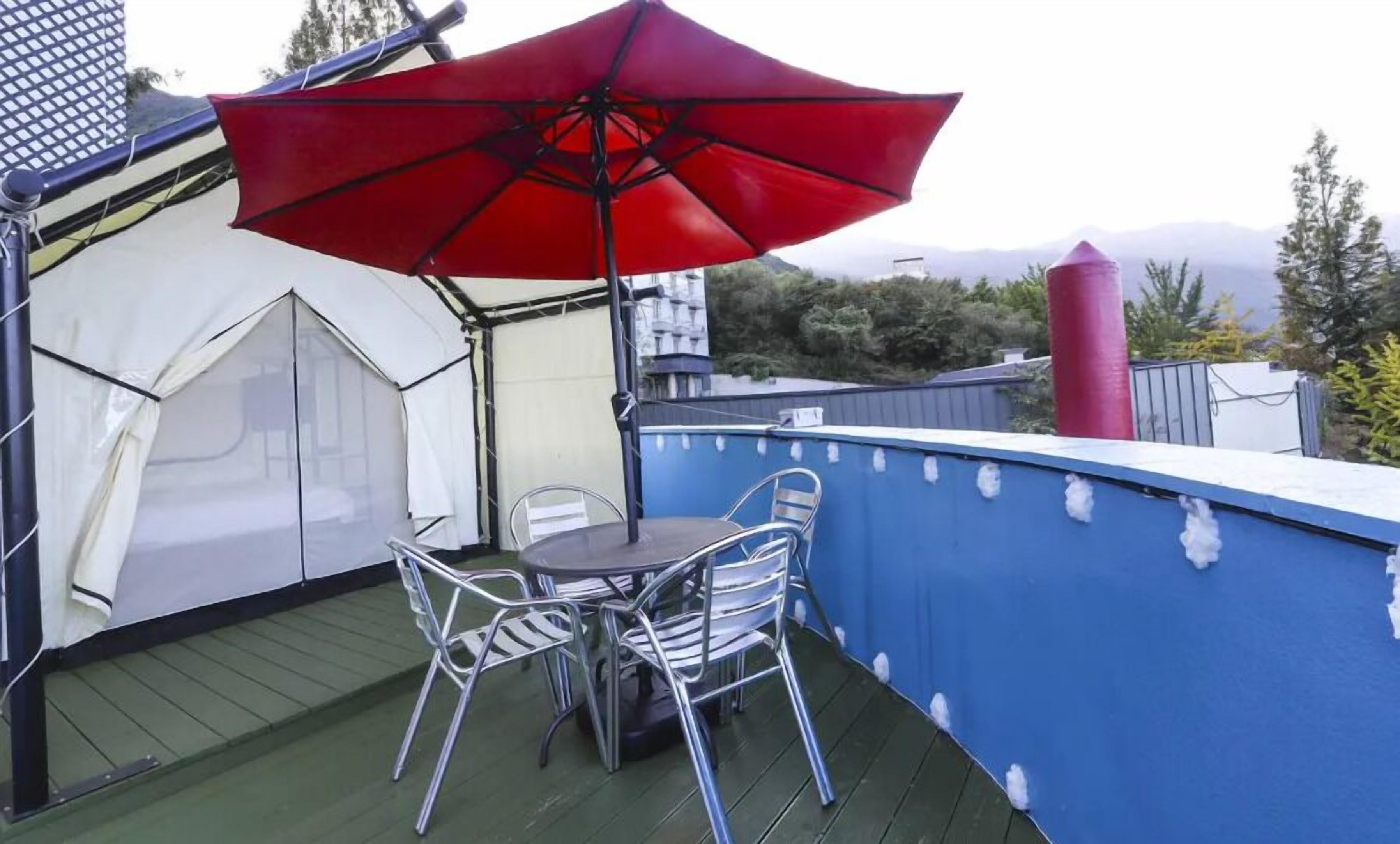 Glamping Room | Free WiFi, bed sheets