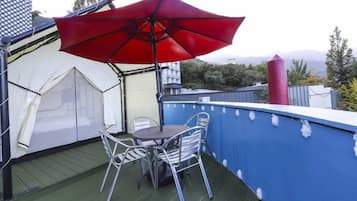 Glamping Room | Free WiFi, bed sheets