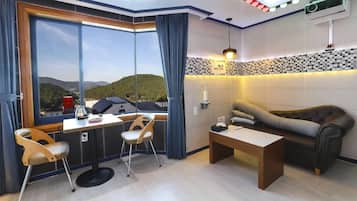 Multicinema | Free WiFi, bed sheets