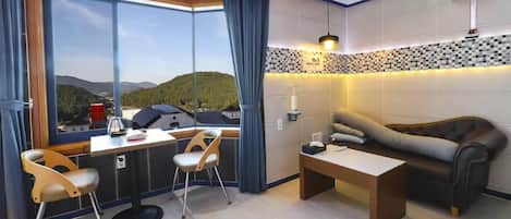 Multicinema | Free WiFi, bed sheets