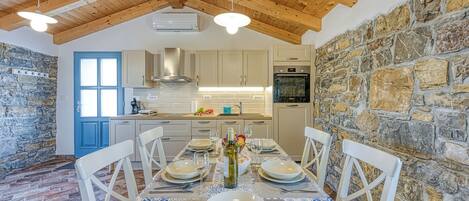 Apartemen Keluarga, beberapa kamar (Istrian Casa Pr Marici Sunny Terrace) | Ruang makan