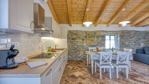 Familjelägenhet - 1 sovrum - bastu (Istrian Casa Sunny Terrace APT w) | Eget kök