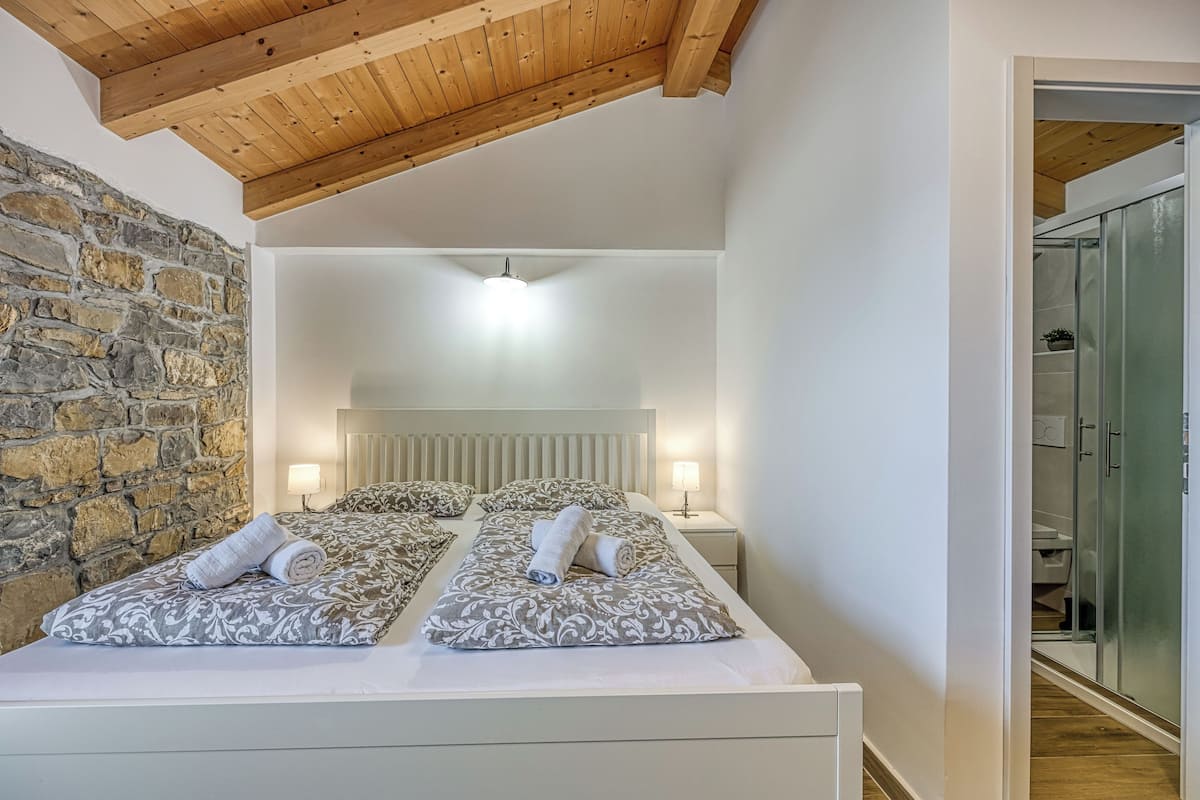 Honeymoon Apartment, Multiple Bedrooms (Istrian Casa Pr Marici Relaxing) | 1 bilik tidur, Wi-fi percuma, cadar katil