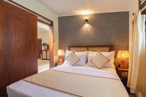 5 bedrooms, WiFi, bed sheets