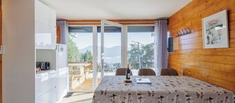 Apartment on the ground floor with terrace. Nice view.100m from the slopes.Quiet