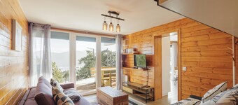 Apartment on the ground floor with terrace. Nice view.100m from the slopes.Quiet